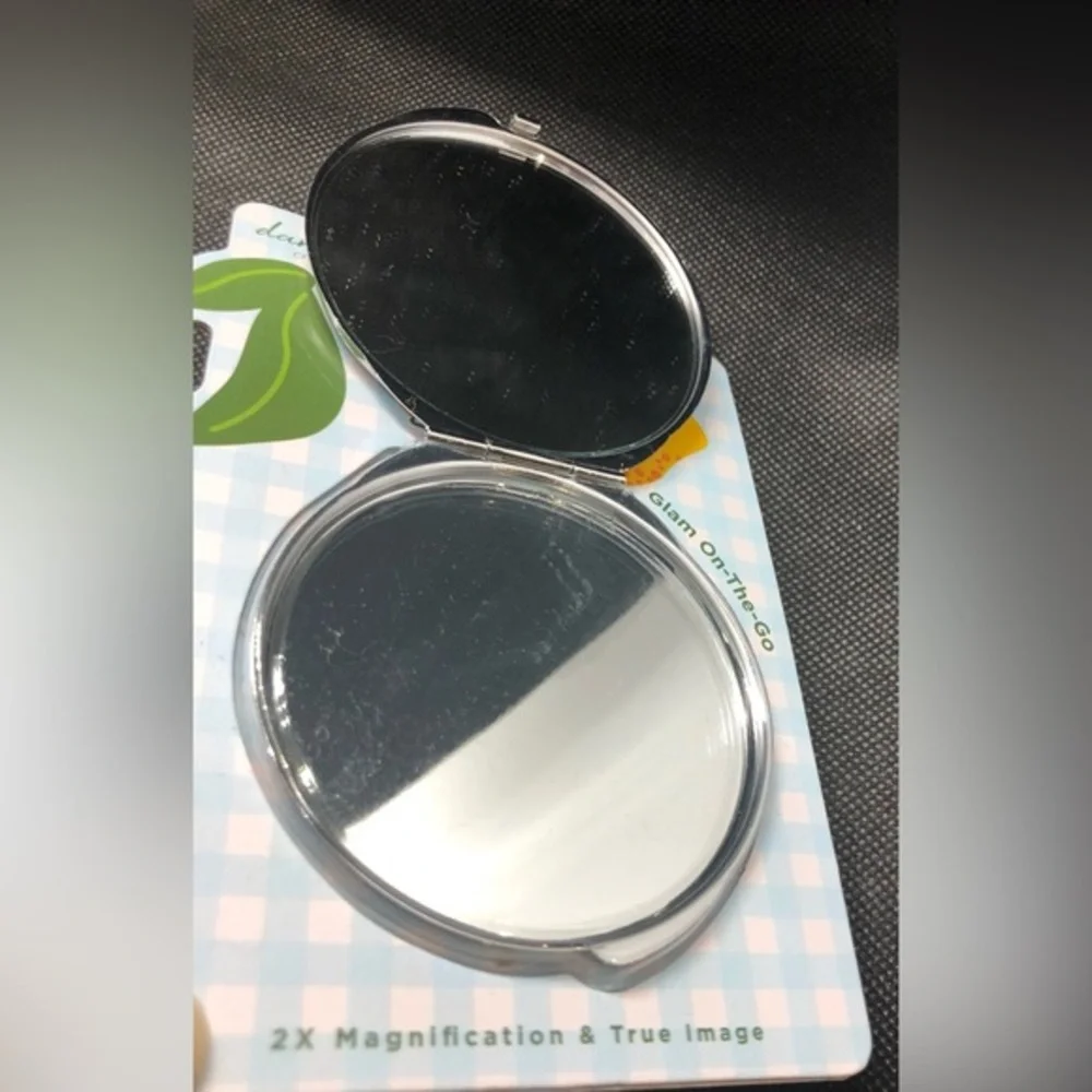 Lemon vines printed glam on‎ the go foldable 2X magnifying compact mirror new